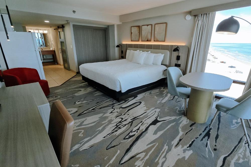 King Room with Sea View interior